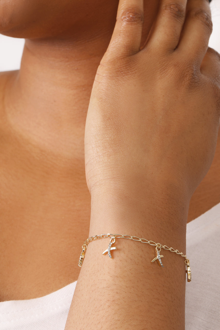 Gold 'Kisses' Charm Delicate Bracelet
